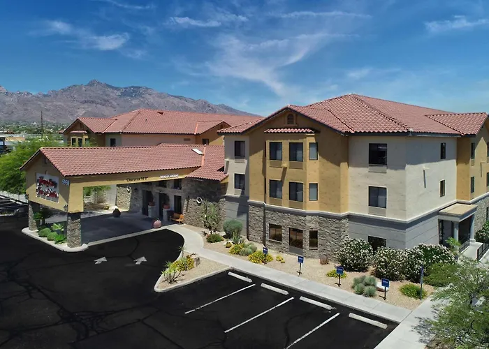 Kid friendly hotel Hampton Inn & Suites Tucson Mall