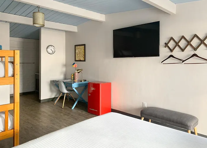 Hotel Mccoy Tucson - Art, Coffee, Beer, Wine, Pool